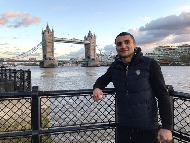 Ставропольский боксер-профессионал готовится нокаутировать соперника в Лондоне Ставропольский боксер-профессионал готовится нокаутировать соперника в Лондоне