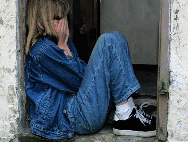 Мужчина пытался изнасиловать 14-летнюю девочку на Ставрополье Мужчина пытался изнасиловать 14-летнюю девочку на Ставрополье