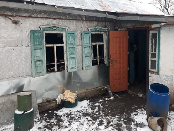 В Кочубеевском районе сгорел дом. Два человека погибли В Кочубеевском районе сгорел дом. Два человека погибли