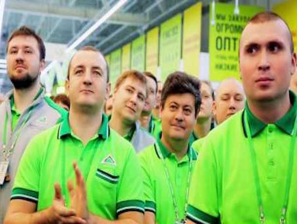 «Обряд вызова дождя» от сотрудников магазина удивил посетителей в Ставрополе «Обряд вызова дождя» от сотрудников магазина удивил посетителей в Ставрополе