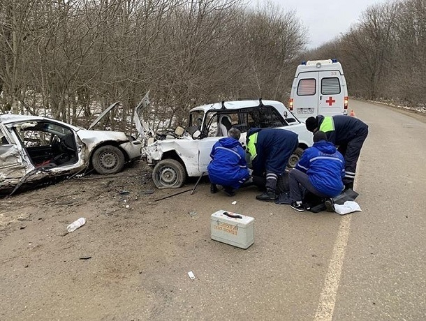 Один человек погиб в жестком ДТП на Ставрополье, - очевидцы Один человек погиб в жестком ДТП на Ставрополье, - очевидцы
