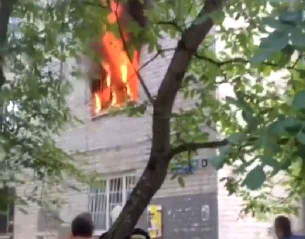 Трое детей подожгли диван и едва не сгорели в квартире Пятигорска Трое детей подожгли диван и едва не сгорели в квартире Пятигорска