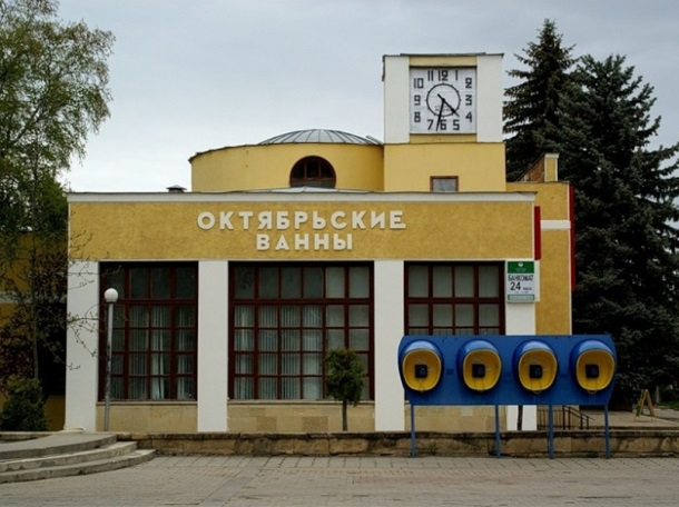 У нарзанных ванн в Кисловодске снесли тир и запретили торговлю У нарзанных ванн в Кисловодске снесли тир и запретили торговлю