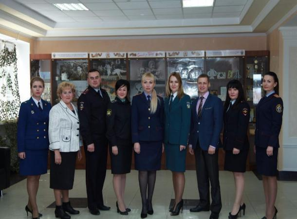 Руководители пресс-служб ведомств собрались за «круглым столом» в Ставрополе Руководители пресс-служб ведомств собрались за «круглым столом» в Ставрополе