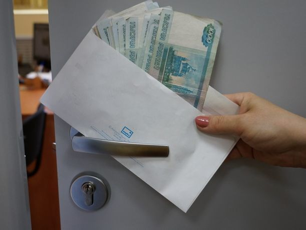 Преподаватель ставропольского ВУЗа насобирала со студентов 800 тысяч рублей за «помощь» на экзаменах Преподаватель ставропольского ВУЗа насобирала со студентов 800 тысяч рублей за «помощь» на экзаменах