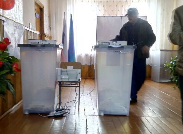 Наблюдатель рассказал о предложении 5 тысяч рублей в обмен на молчание о вбросе на избирательном участке в КЧР Наблюдатель рассказал о предложении 5 тысяч рублей в обмен на молчание о вбросе на избирательном участке в КЧР