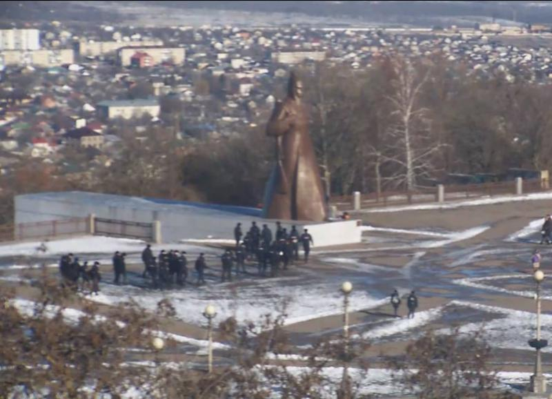 На Крепостную гору в Ставрополе начала стягиваться полиция и Росгвардия На Крепостную гору в Ставрополе начала стягиваться полиция и Росгвардия