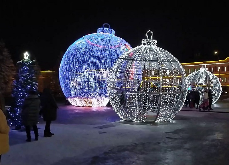 На украшение центра города к Новому году мэрия Ставрополя потратит более 63 миллионов рублей На украшение центра города к Новому году мэрия Ставрополя потратит более 63 миллионов рублей