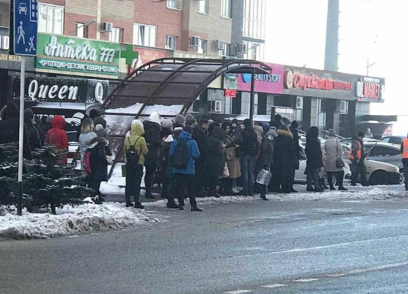 Маршрутки и автобусы Ставрополя и Шпаковского района снова забиты из-за очередного рейда Маршрутки и автобусы Ставрополя и Шпаковского района снова забиты из-за очередного рейда