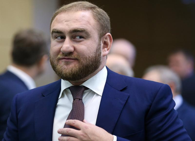 У экс-сенатора КЧР Рауфа Арашукова подтвердили коронавирус У экс-сенатора КЧР Рауфа Арашукова подтвердили коронавирус