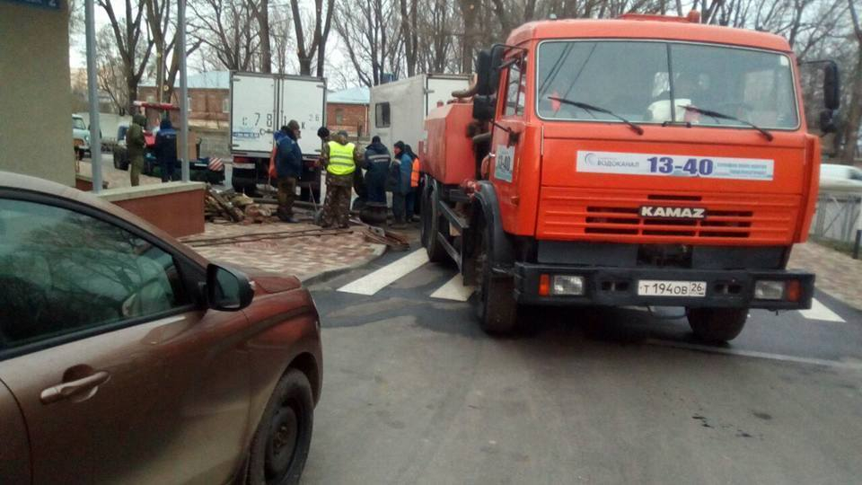 Авария на водопроводе лишила воды жителей северо-запада Ставрополя Авария на водопроводе лишила воды жителей северо-запада Ставрополя