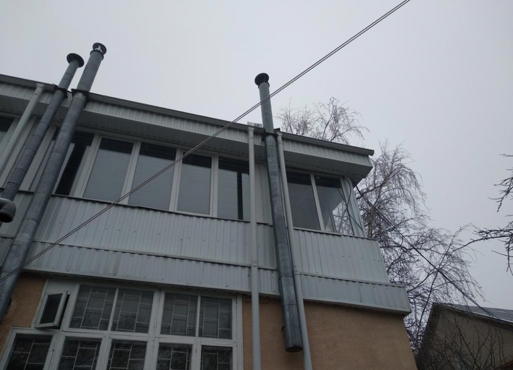 В доме на Авиационной в Ставрополе через четыре года после капремонта протекла крыша