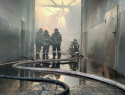 Крупный пожар произошел на одном из заводов в Ставрополе