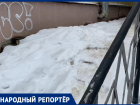 Сплошной лед и кучи снега — жители Ставрополя возмущены состоянием пешеходных дорожек в центре города