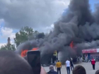 Пожар на авторынке в Ставрополе окутал город черным дымом