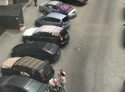Переполненные парковки и накрытые машины: Ставрополь готовится к граду 