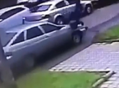 «Кто виноват?»: автохам сбил пешехода на «зебре» и попал на видео в Ставропольском крае