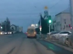 «Проехал перекресток на зеленый, но впереди пошла бабуля - за что штраф?» - водитель из Ставрополя