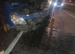 Двое ставропольцев пострадали в аварии с участием фургона на трассе под Георгиевском