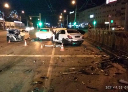 В Ставрополе на Доваторцев произошла массовая авария с 18-летним злостным нарушителем ПДД