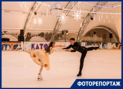 Ставропольские студенты показали ледовое шоу на катке в центре Ставрополя