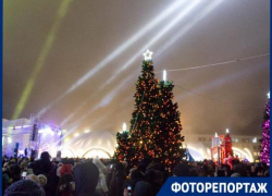 В Ставрополе на площади Ленина прошло открытие главной елки