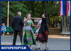 В Центральном парке Ставрополя пенсионеры закружились в вальсе