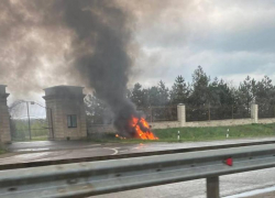 На Ставрополье на Южном обходе загорелся автомобиль