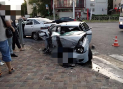 В аварии на перекрестке в Ставрополе пострадали четыре человека