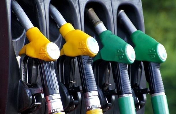 Автопарк ставропольского правительства покупает топливо почти на 5 млн рублей