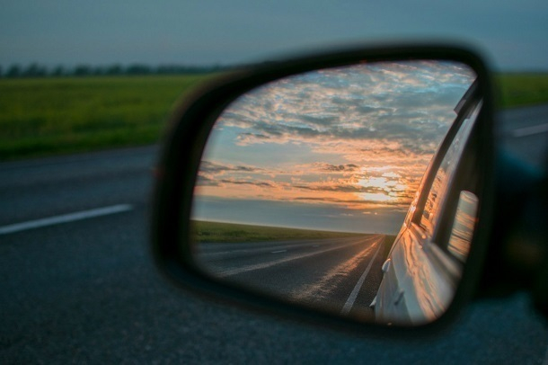 Оригинальный флешмоб: автомобилисты Ставрополья сделали уникальные фотографии отражения заката в зеркалах