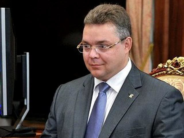 Николай Новопашин поздравляет губернатора Ставрополья