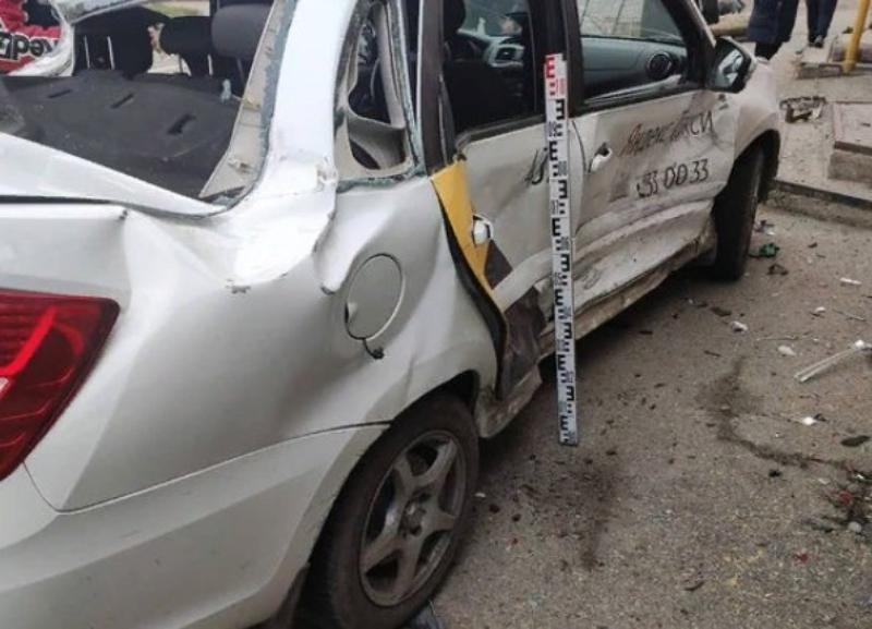 Два человека попали в больницу после аварии на Ташле в Ставрополе