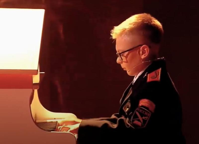 Юный ставрополец Эмиль Волков сыграл на фортепиано со скоростью 1000 нот в минуту